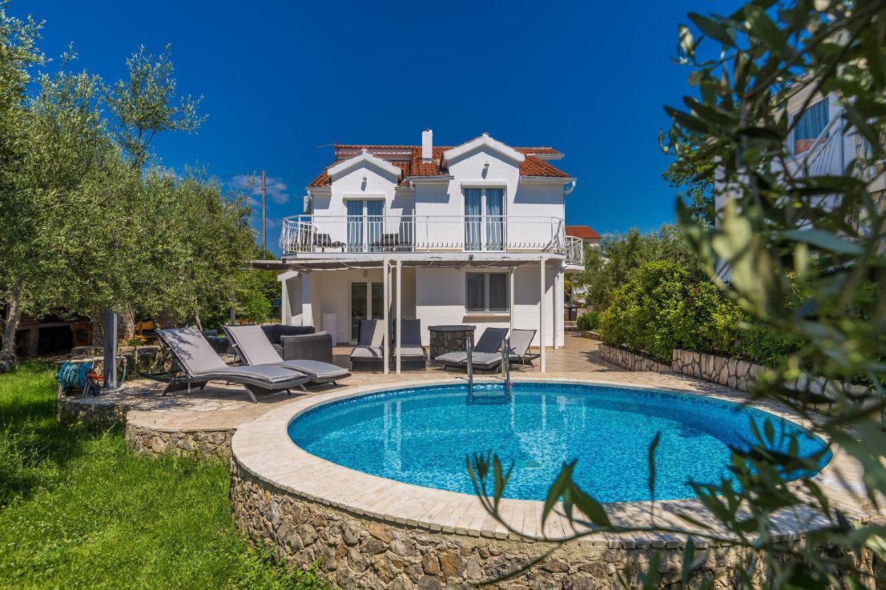 Holiday Home Olive Garden Brzac Esterno foto