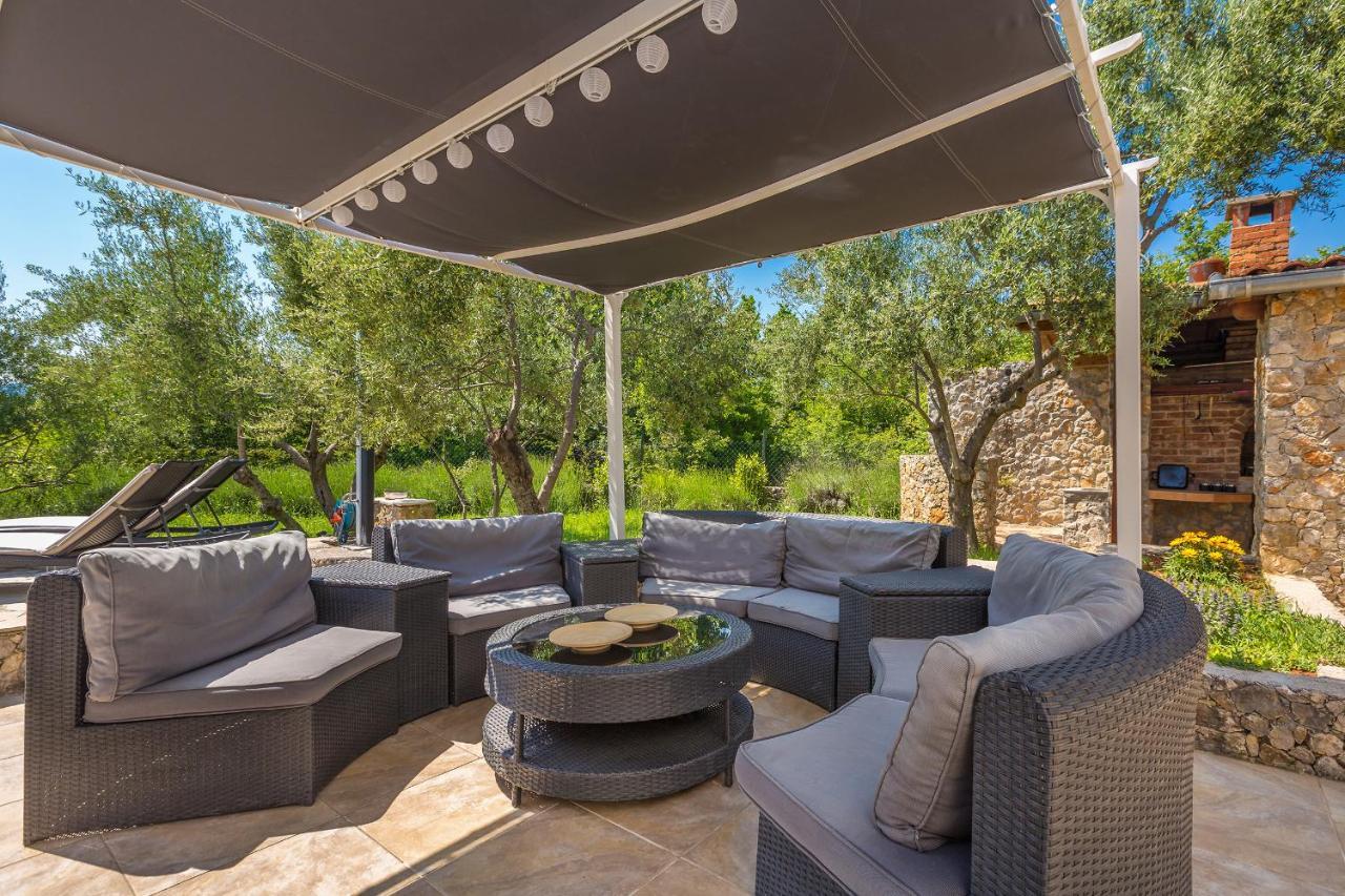 Holiday Home Olive Garden Brzac Esterno foto