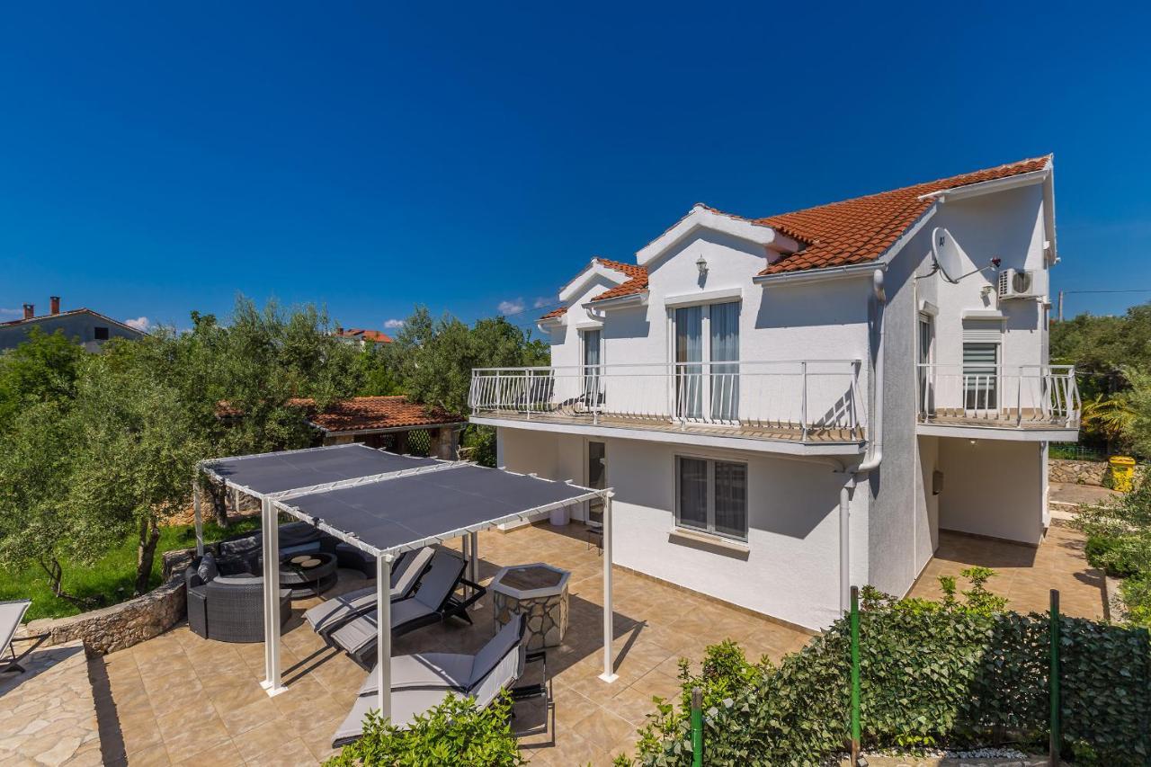 Holiday Home Olive Garden Brzac Esterno foto