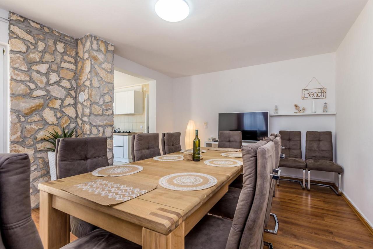Holiday Home Olive Garden Brzac Esterno foto