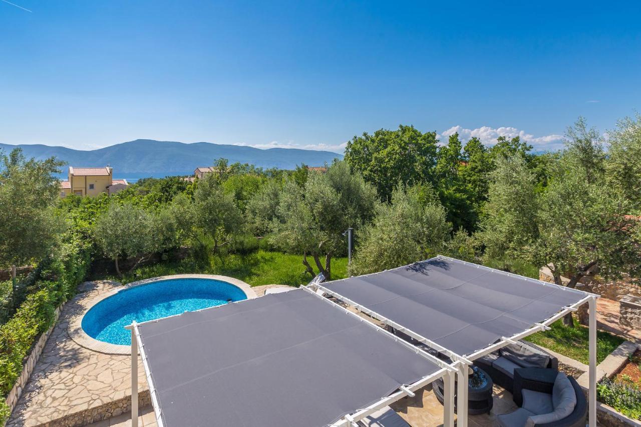 Holiday Home Olive Garden Brzac Esterno foto