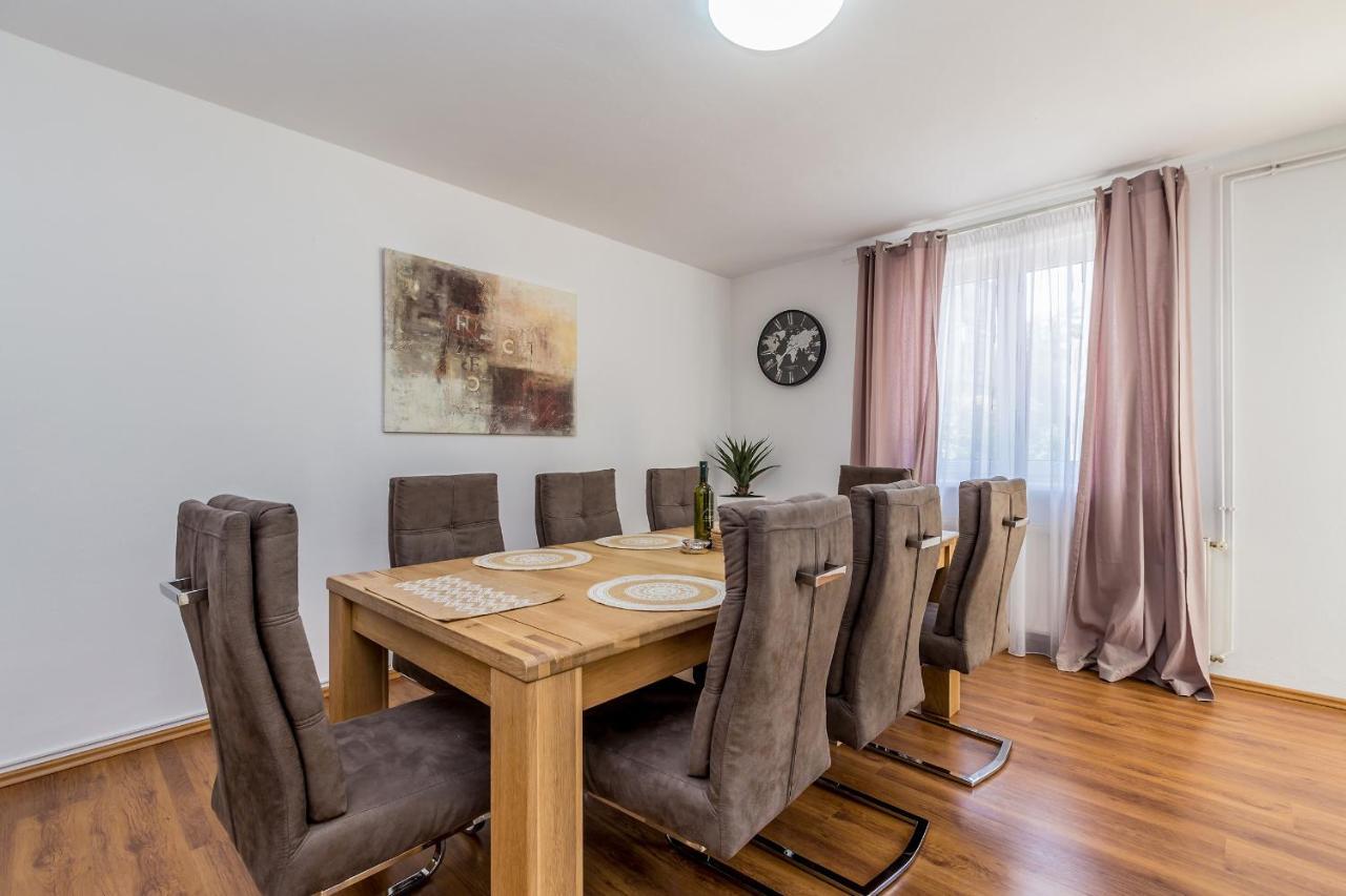 Holiday Home Olive Garden Brzac Esterno foto