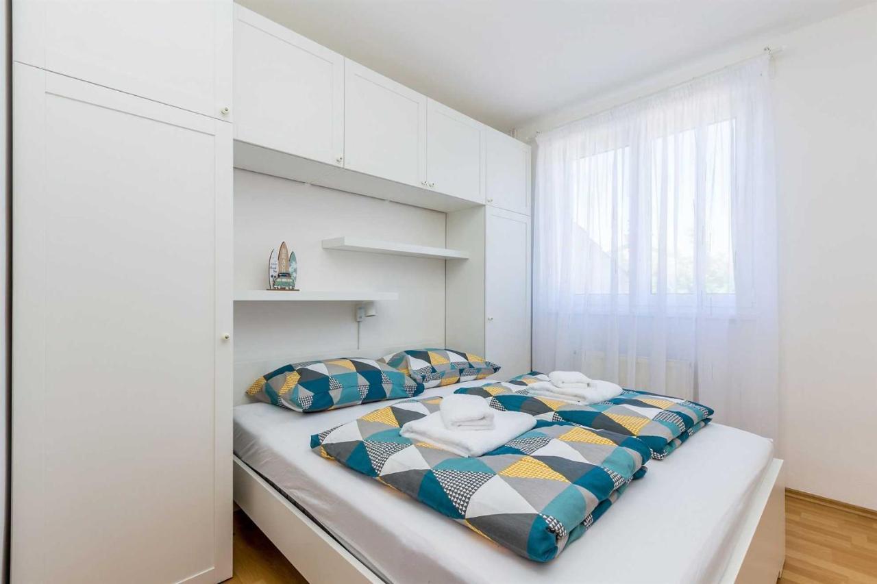 Holiday Home Olive Garden Brzac Esterno foto