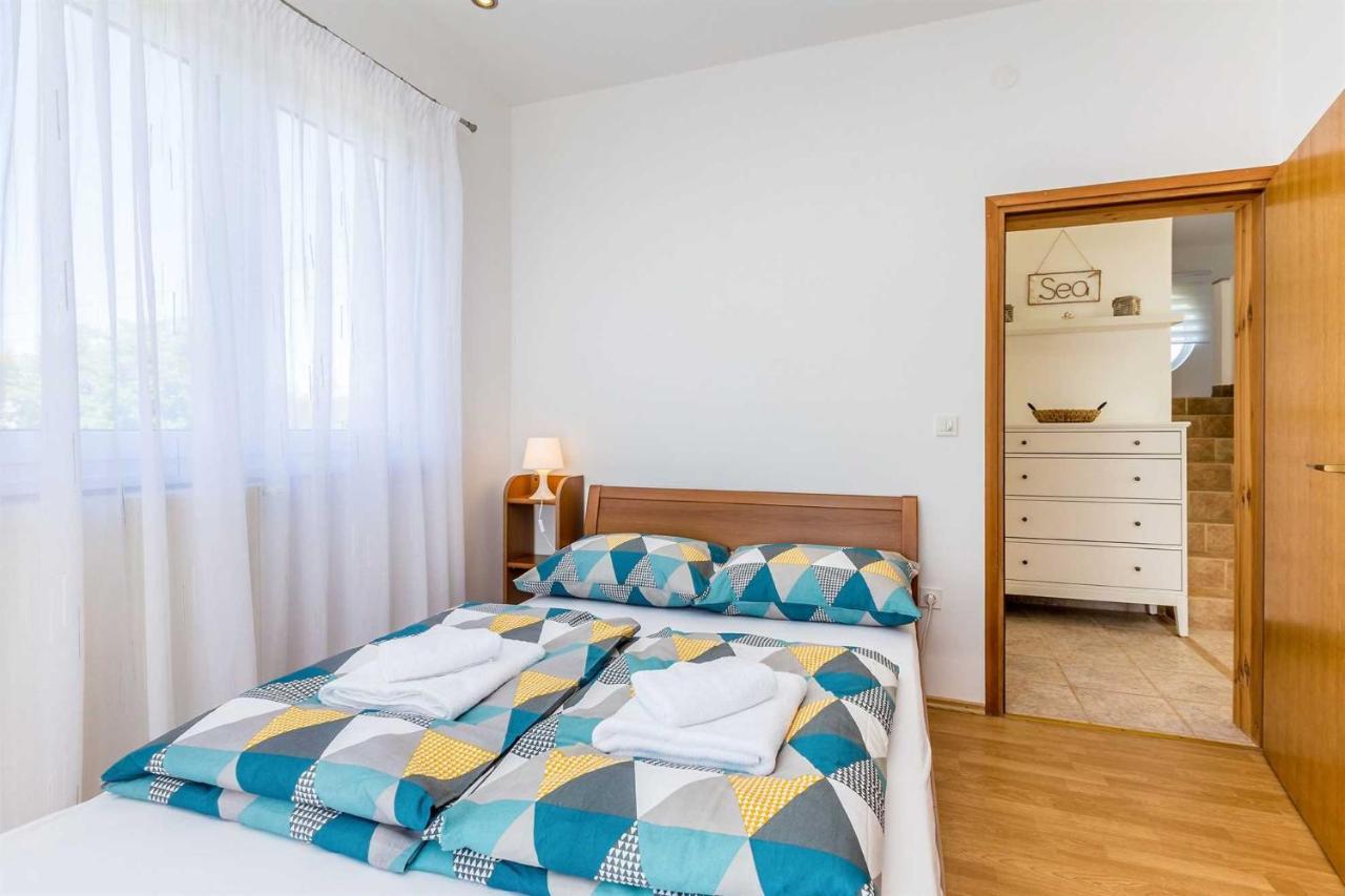 Holiday Home Olive Garden Brzac Esterno foto