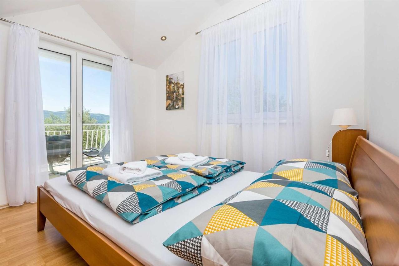 Holiday Home Olive Garden Brzac Esterno foto