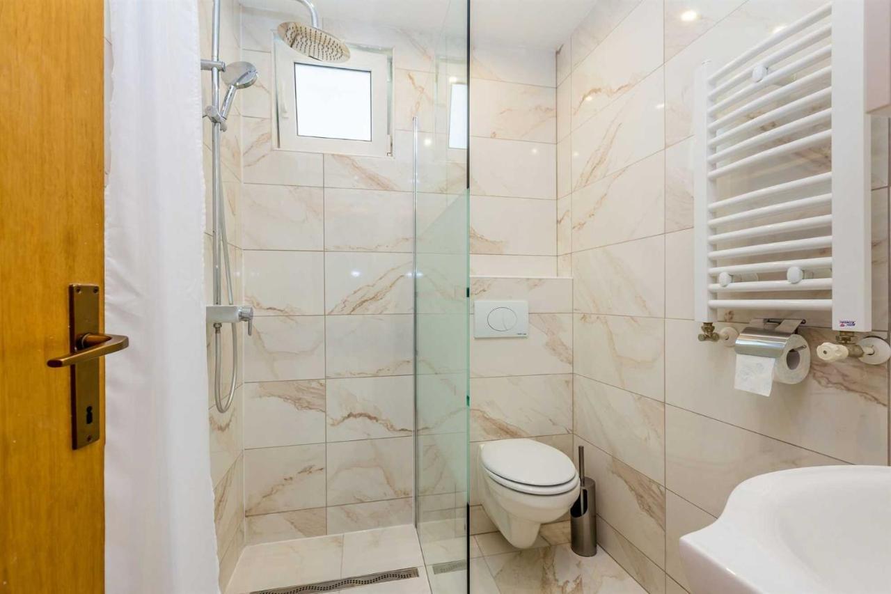 Holiday Home Olive Garden Brzac Esterno foto