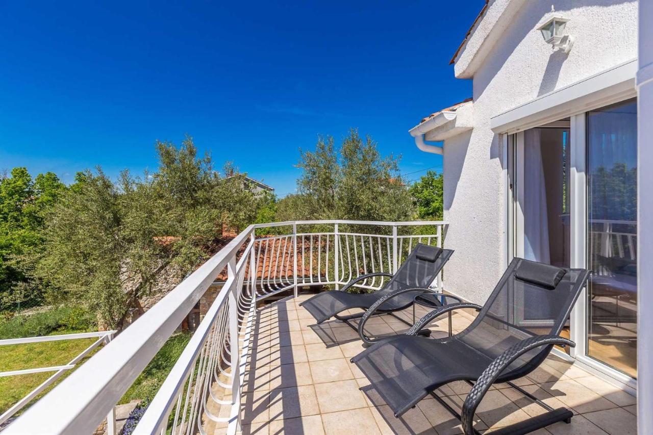 Holiday Home Olive Garden Brzac Esterno foto