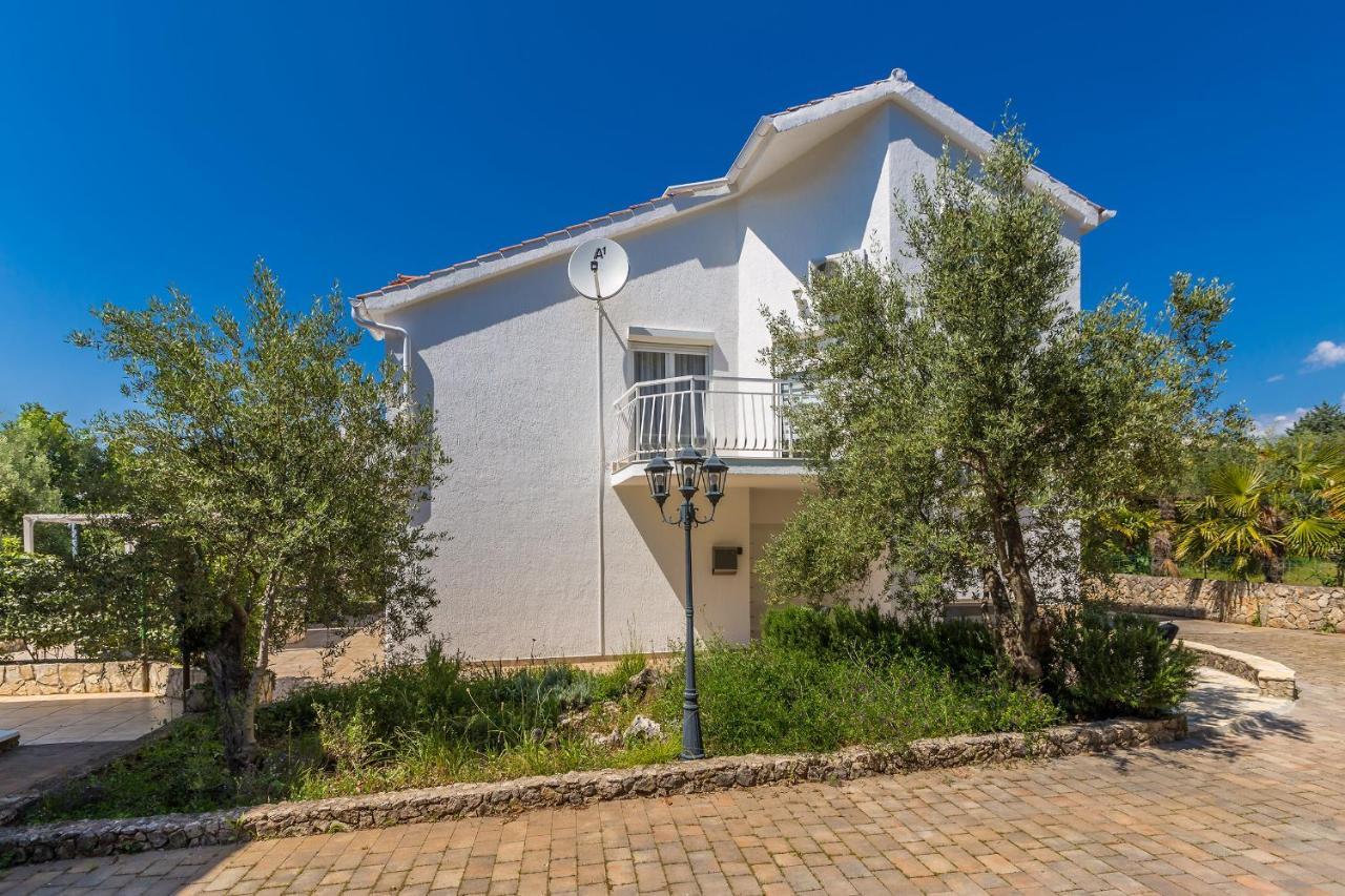 Holiday Home Olive Garden Brzac Esterno foto