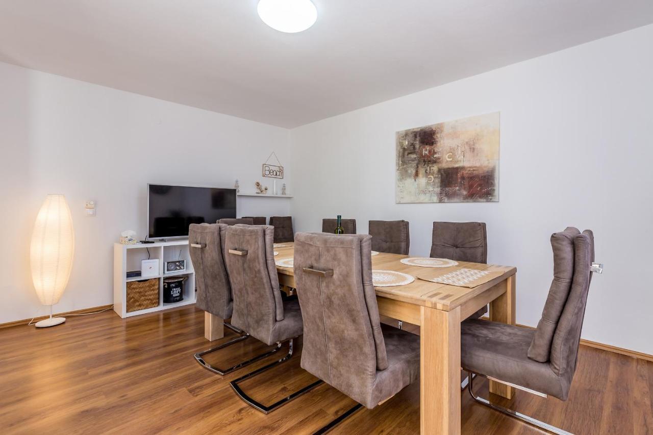 Holiday Home Olive Garden Brzac Esterno foto