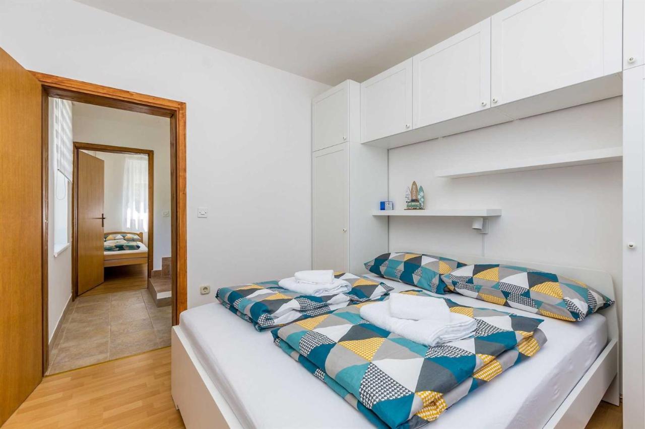 Holiday Home Olive Garden Brzac Esterno foto