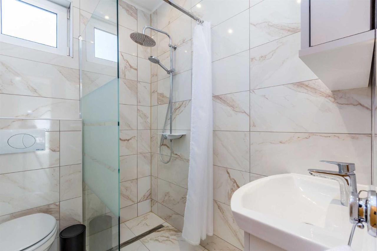 Holiday Home Olive Garden Brzac Esterno foto